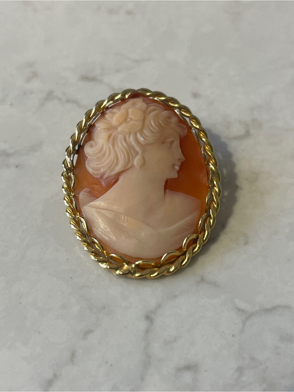 Antique Peach and Gold Cameo Brooch/Pendant